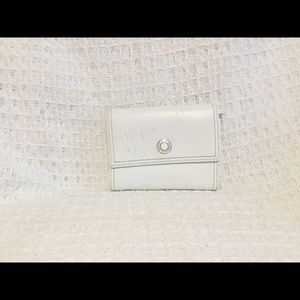 LAST CHANCE! 🛍 COACH White Leather Wallet